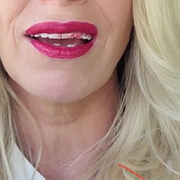 Darling, none of us are made out of money... But we can look like we are. 💃🏼👠 - Picture 8 of 8